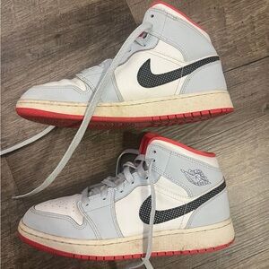 Jordan 1 mid half blue polka dot swoosh (GS)